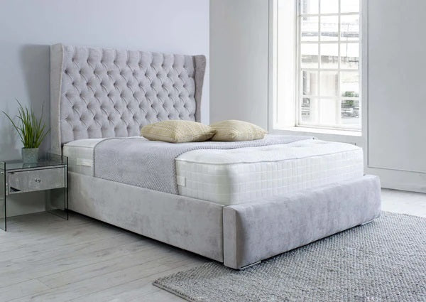 Majestic bed